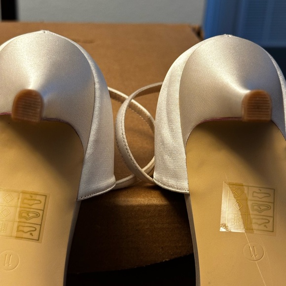 ANKLE STRAP SATIN PUMPS - Picture 6 of 7